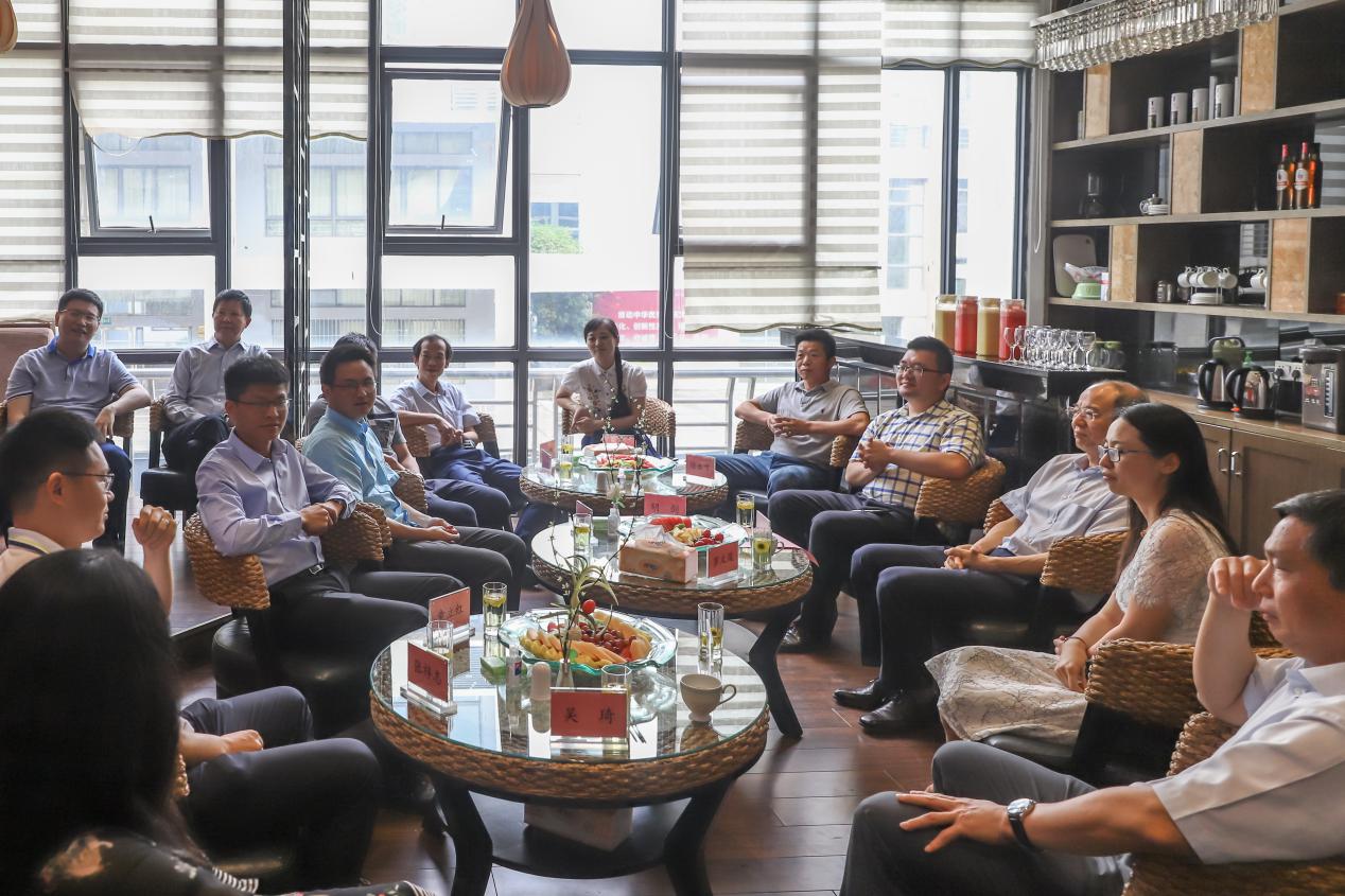 beat365唯一官方网站成功举办首期高层次人才学术午餐会（图）