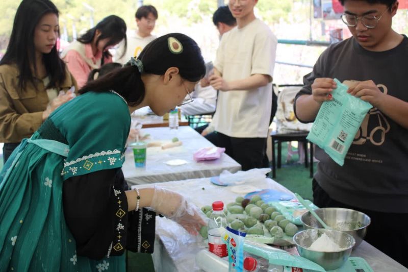 怀古惜今思奋进 beat365唯一官方网站开展清明节系列活动2