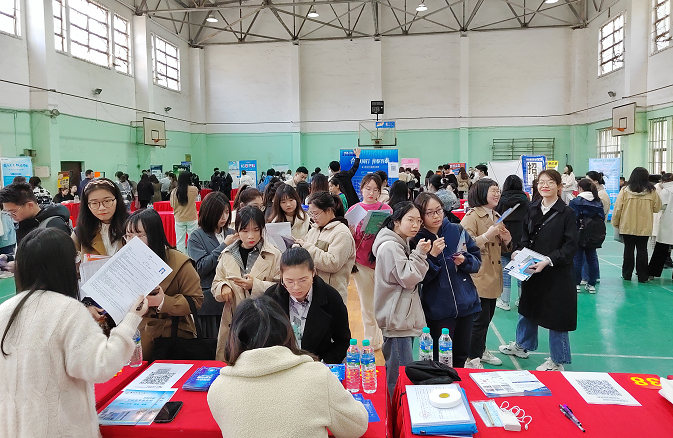 beat365唯一官方网站举行女生专场双选会